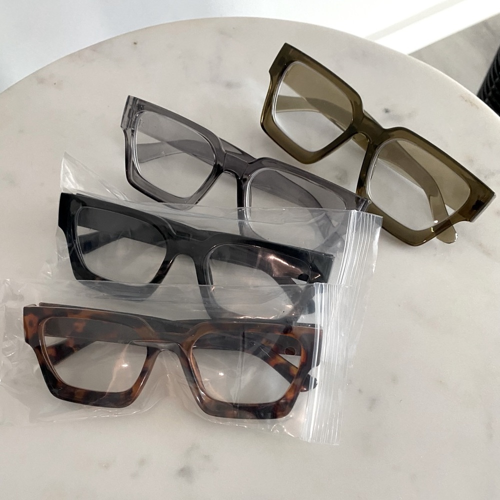♣️ BUNDLE OF 4 +2.00 READING GLASSES ♠️